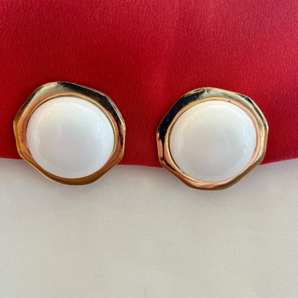 Vintage Carol Dauplaise Earrings - Picture 3 of 16